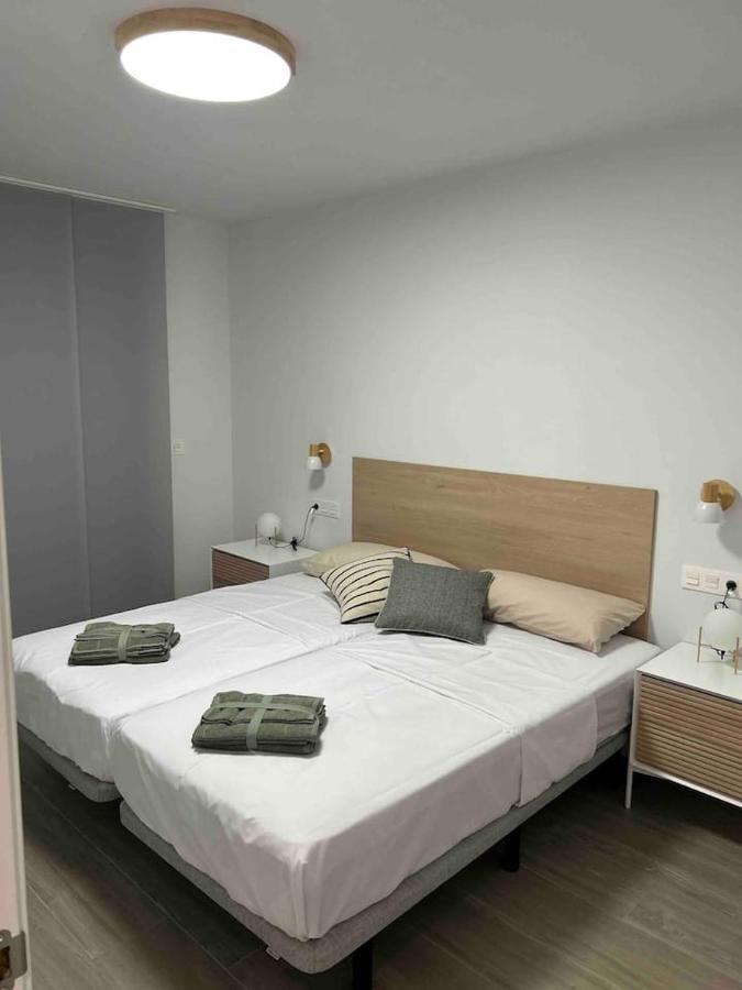 Apartamentos Breton 17 Suite Familiar Аліканте Екстер'єр фото