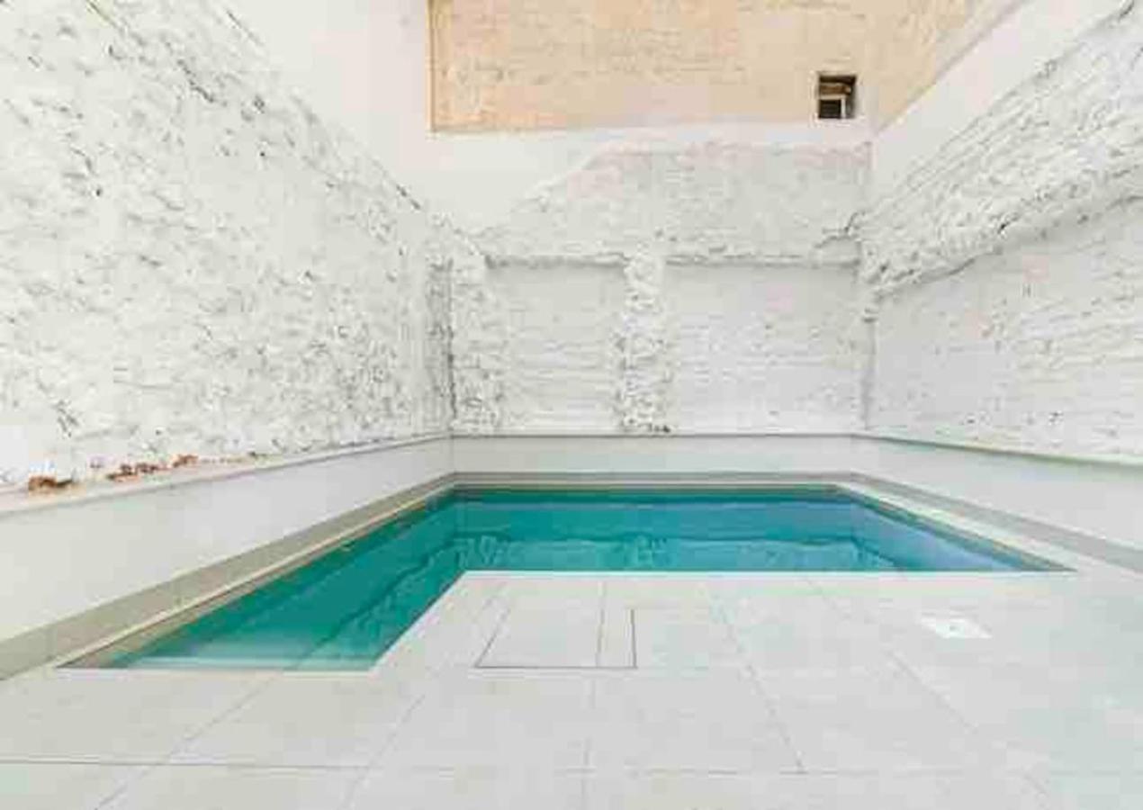 Apartamentos Breton 17 Suite Familiar Аліканте Екстер'єр фото