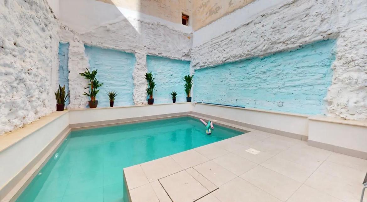 Apartamentos Breton 17 Suite Familiar Аліканте Екстер'єр фото